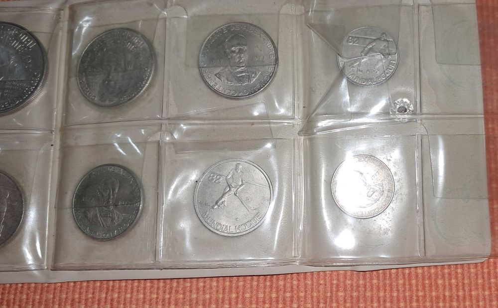 Conjunto lote bolsa + 10 moedas de coleção