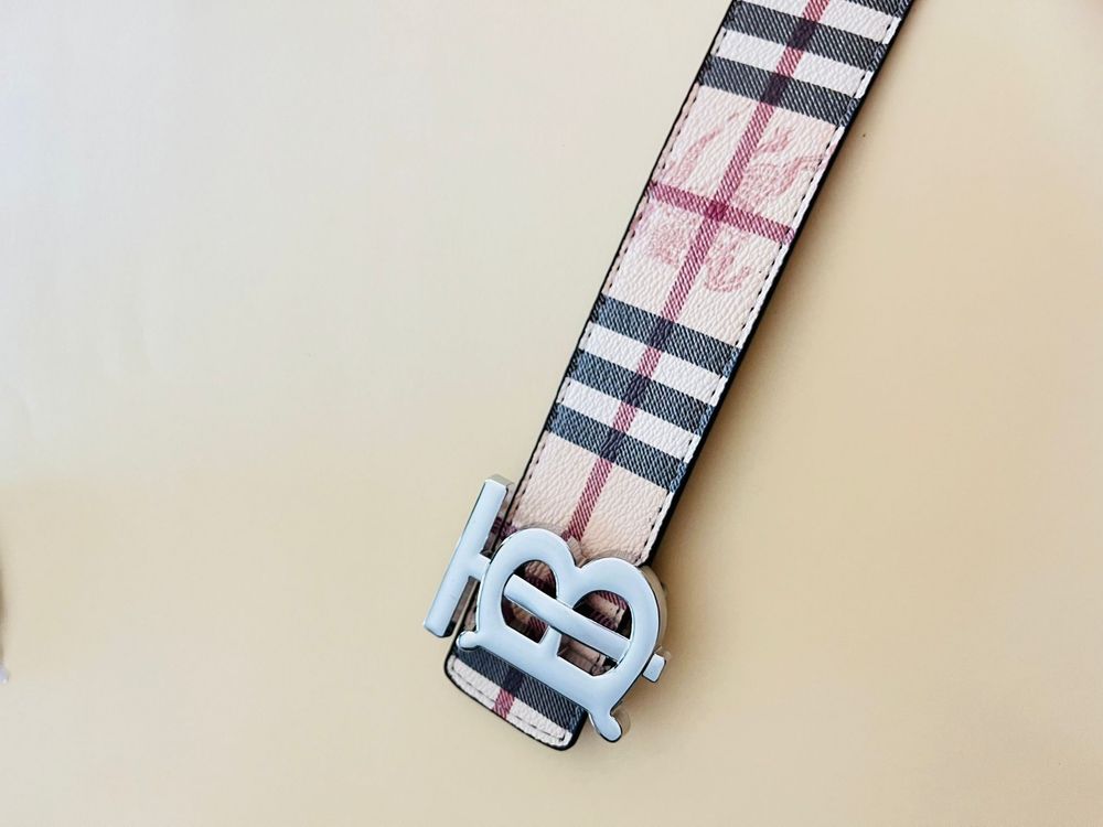 Cinto Burberry Prateado