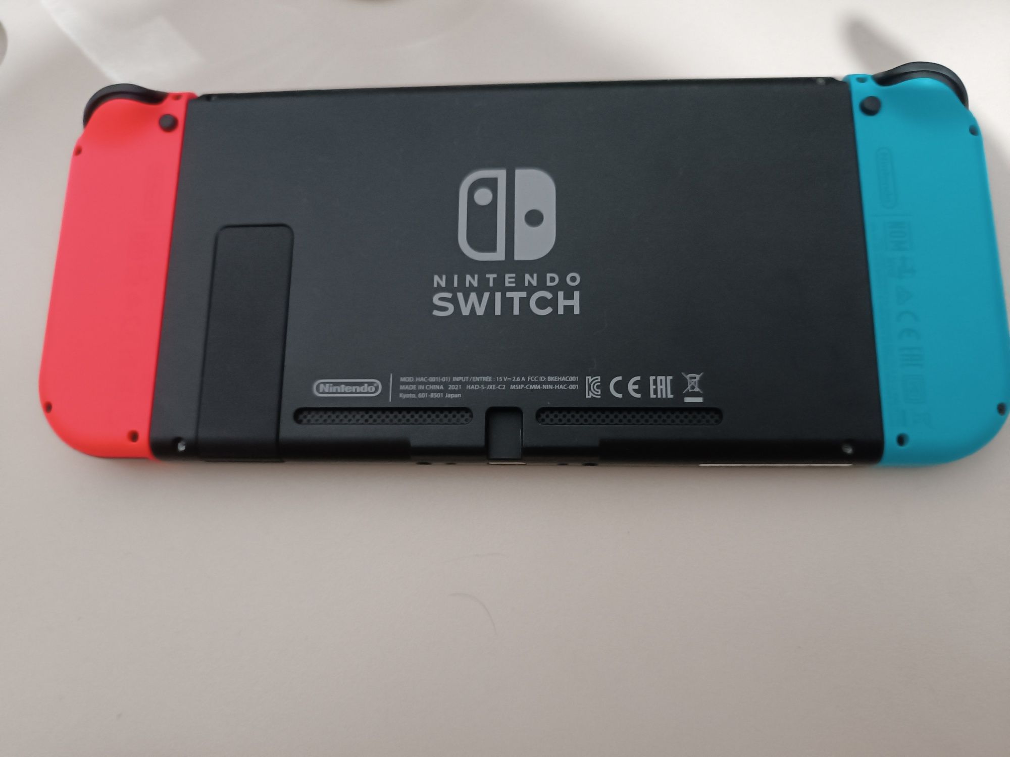 Consola Switch V2 (não é a switch 2)