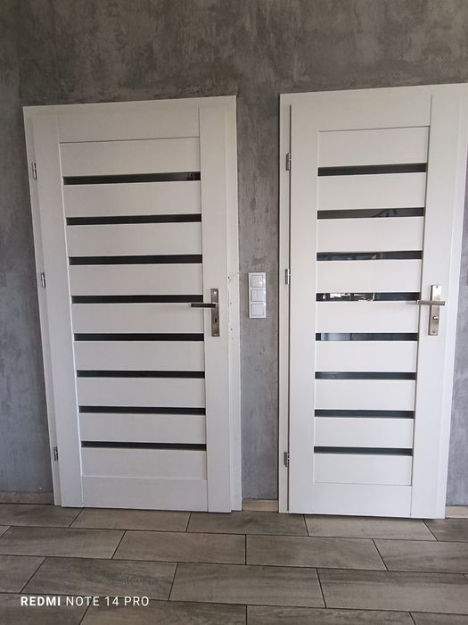 Drzwi wewnętrzne 90 i 70 lewe białe z szybkami