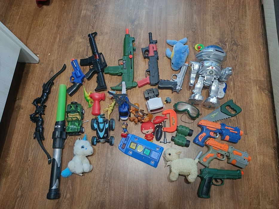 Zabawki dla chłopca pistolety robot na pilota