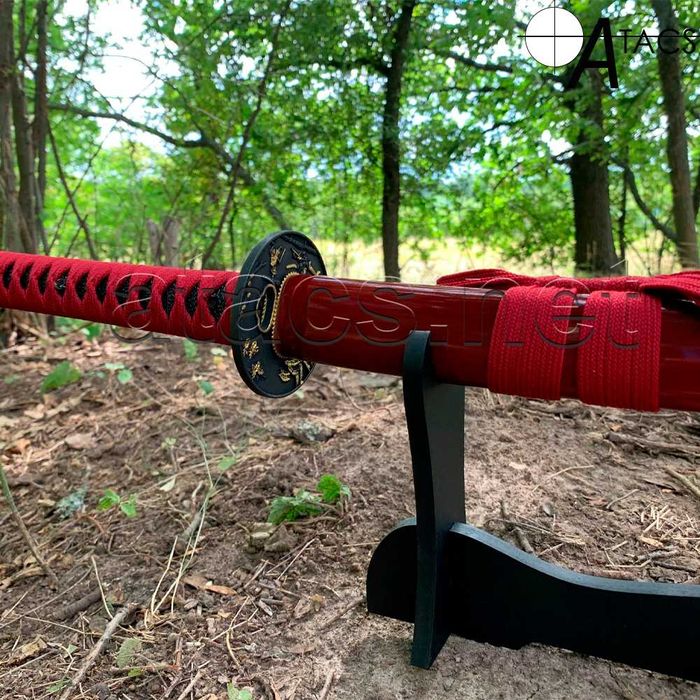 Японская катана красная самурайски меч цвета восходящего солнца