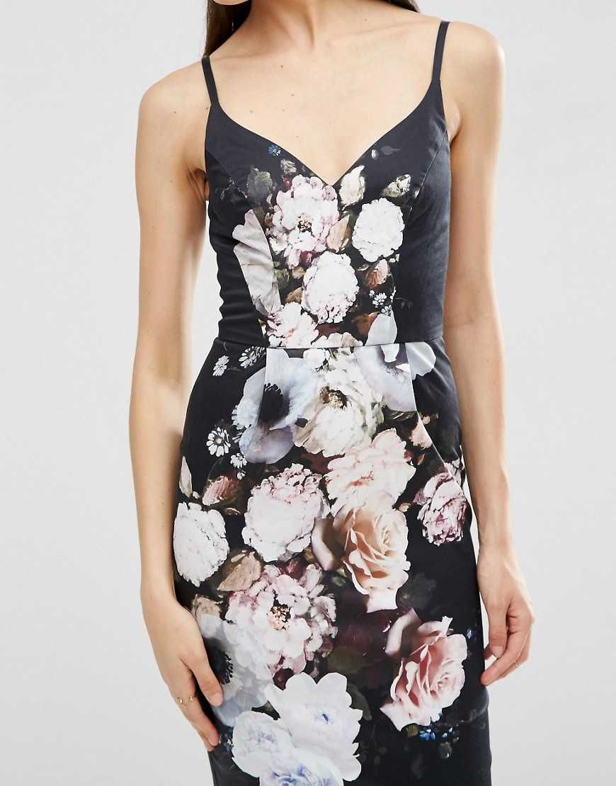 Платье в цветы Asos