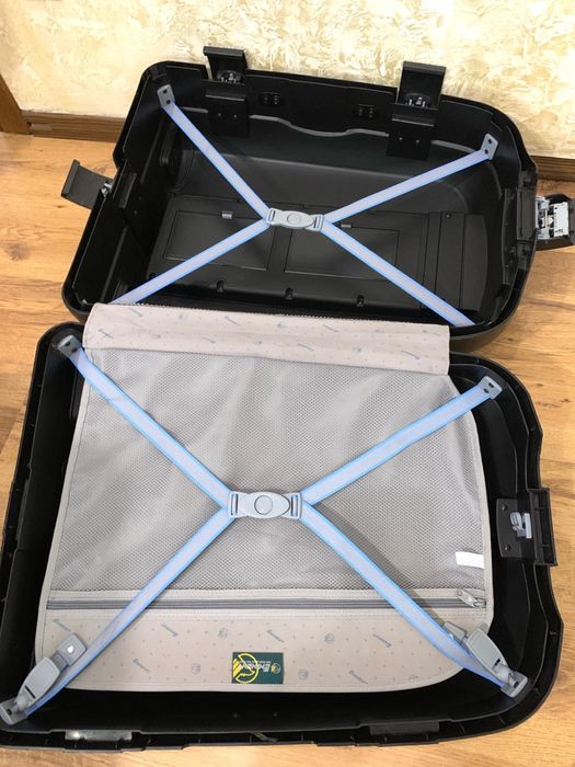 Валіза велика Eminent чорного кольору