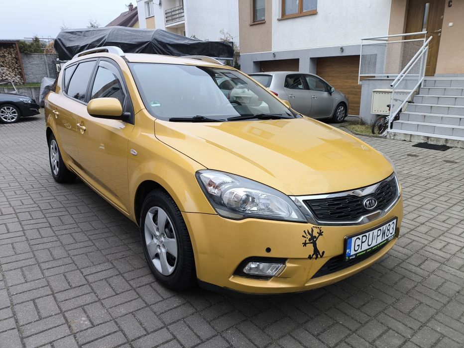 KIA Ceed 1,6 Vision Benzyna 2010r Złoty SuperAuto