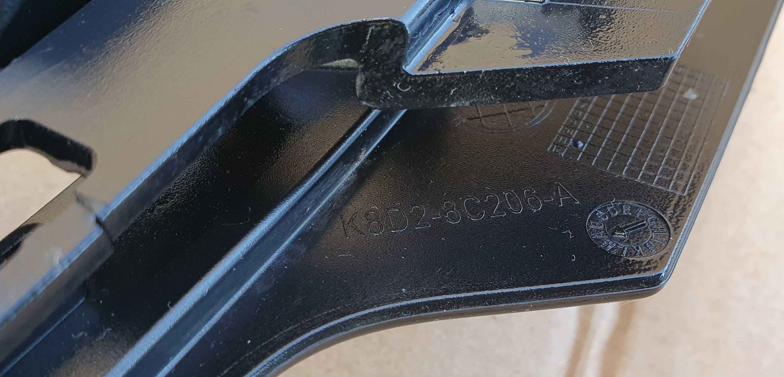 LAND ROVER EVOQUE II L551- Grill,  Atrapa, K8D2-8200-C,  K8D2-8A163 C
