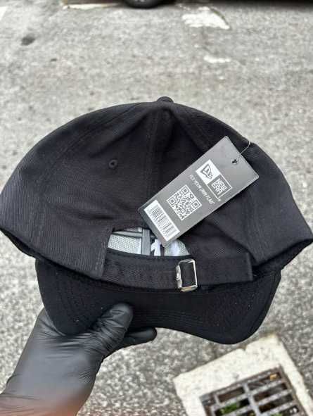 Boné New Era curvo Black ajustável