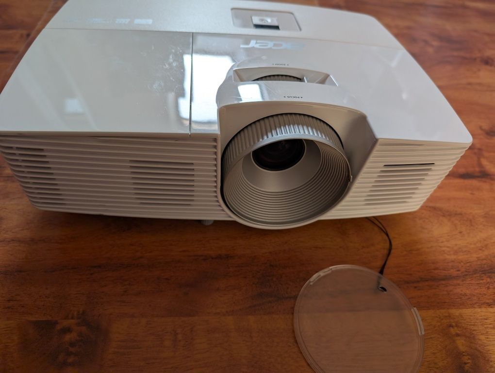 Projektor Acer P1320 + Ekran Projekcyjny Duży!