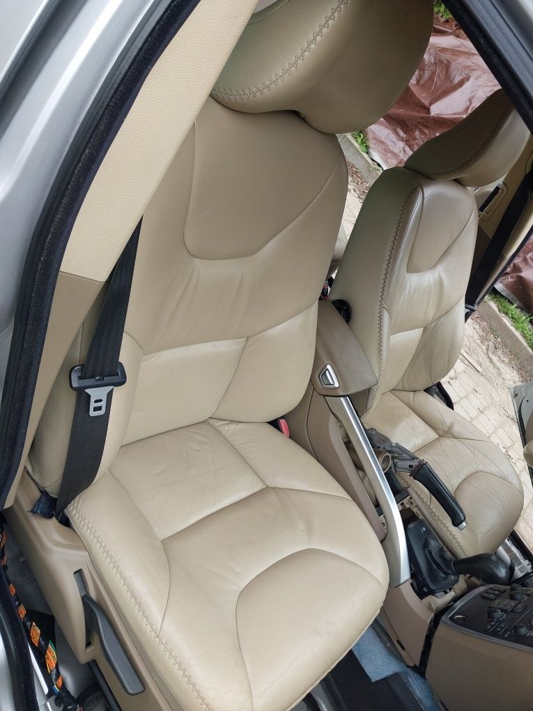 Komplet Foteli do V70 II  XC70 I lift 05-07 kolor beżowy