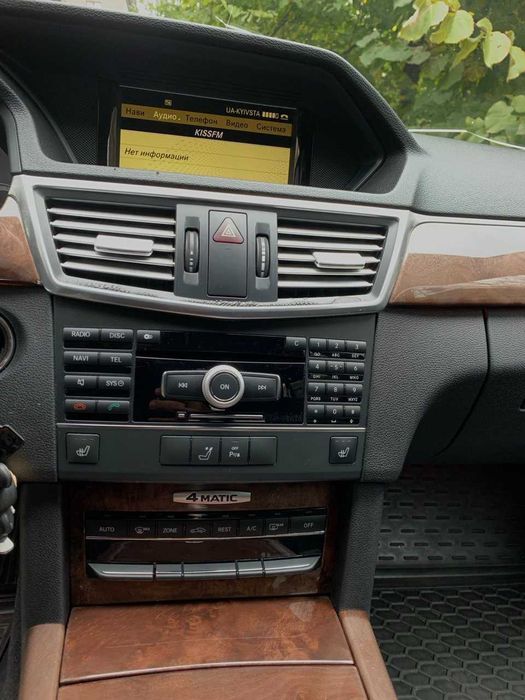 Mercedes Benz E350 повний привід 2011 рік