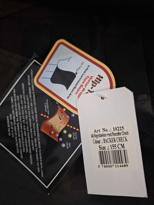 Derka przeciwdeszczowa z podszyciem  z polaru. Nowa!