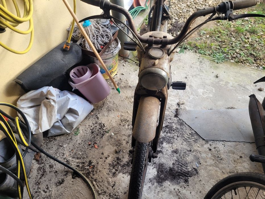 Komar na pedały , komarek