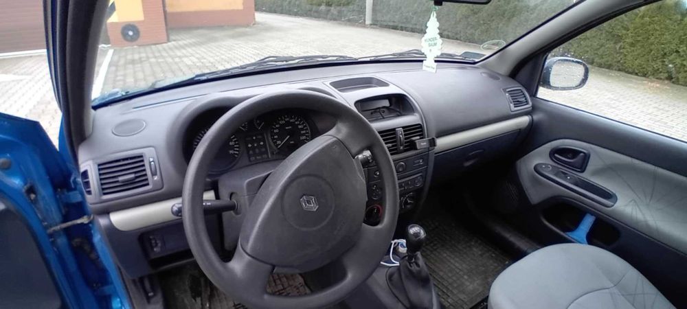 Sprzedam Renault Clio 2 2003 1.2 8V