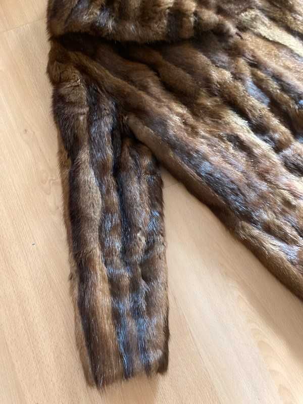Futro naturalne brązowe z piżmaków - rozmiar M/L - stan bardzo dobry