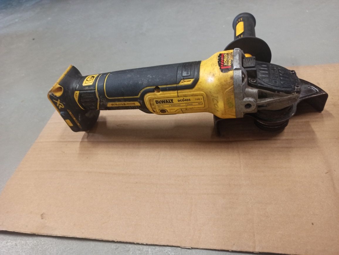 Szlifierka kątowa DeWalt DCG405
