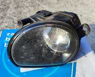 Prawy halogen bez soczewki przeciwmgielny fog light Audi A8 S8 D3 4E