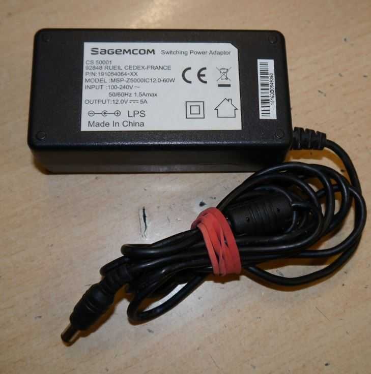 Zasilacz SAGEMCOM 12V 5A WTYK 5,5 x 2,5 mm