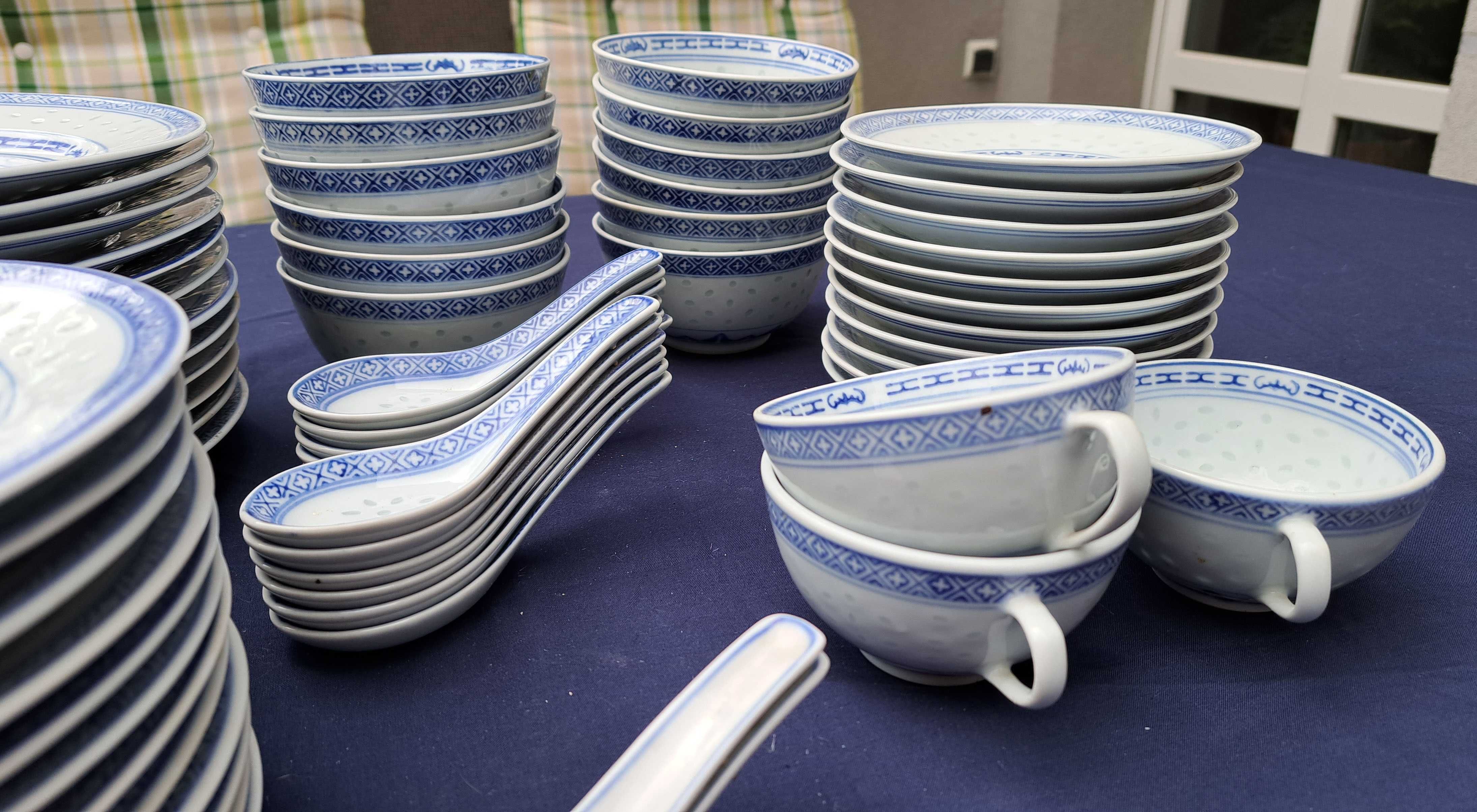 Duży porcelanowy serwis obiadowy “ryżowy” z Chin