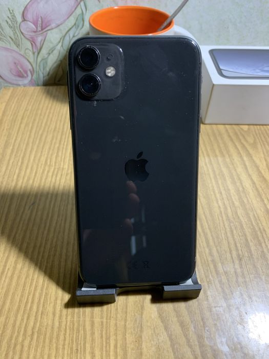Айфон 11. на 64.