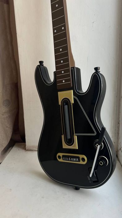 Guitar hero live ps 4 ps 5 (гітара + адаптер + гра)