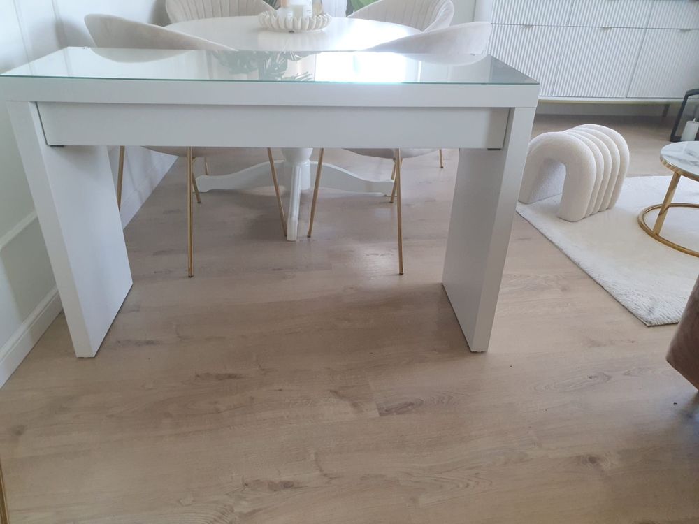 Toaletka Malm konsola Ikea biała szkło