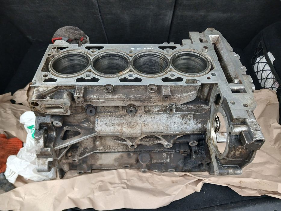 Продам по запчастям двигатель z22se блок, гбц, коленвал, поршень,шатун