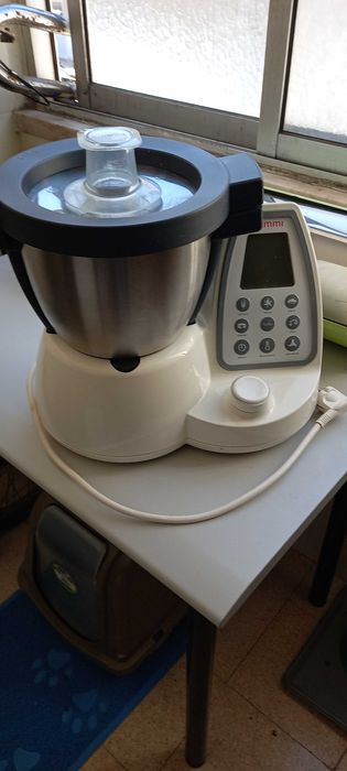 Vendo Yammi 2 com avaria no copo