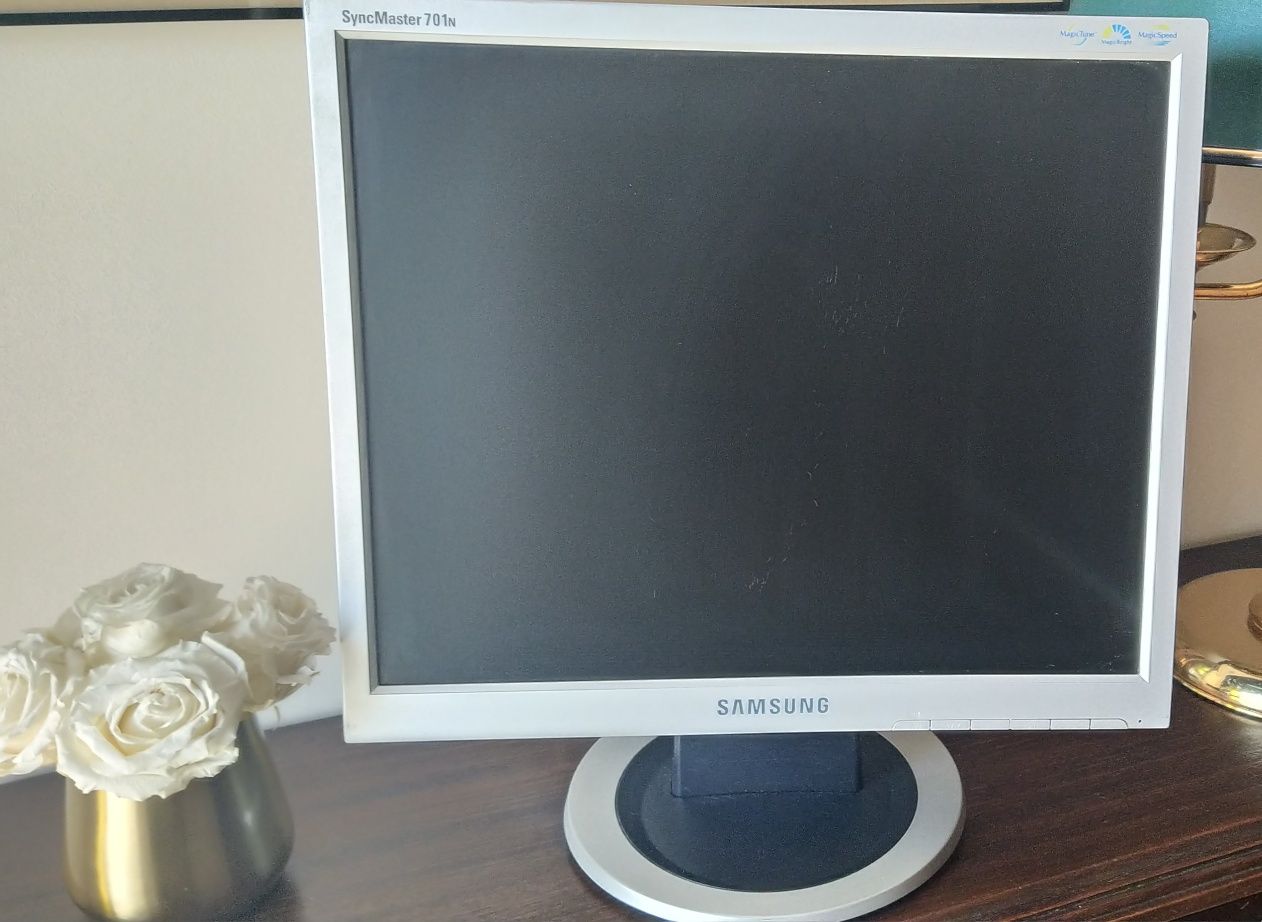 Monitor Samsung 17 polegadas.