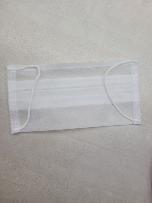 Маски медичні білі 35 штук Белые маски медицинские