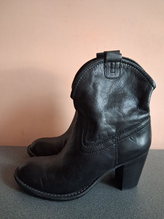 Sheen шкіряні ботильйони 39 р.