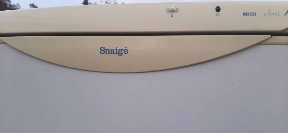 Продам холодильник на запчастини Snaige