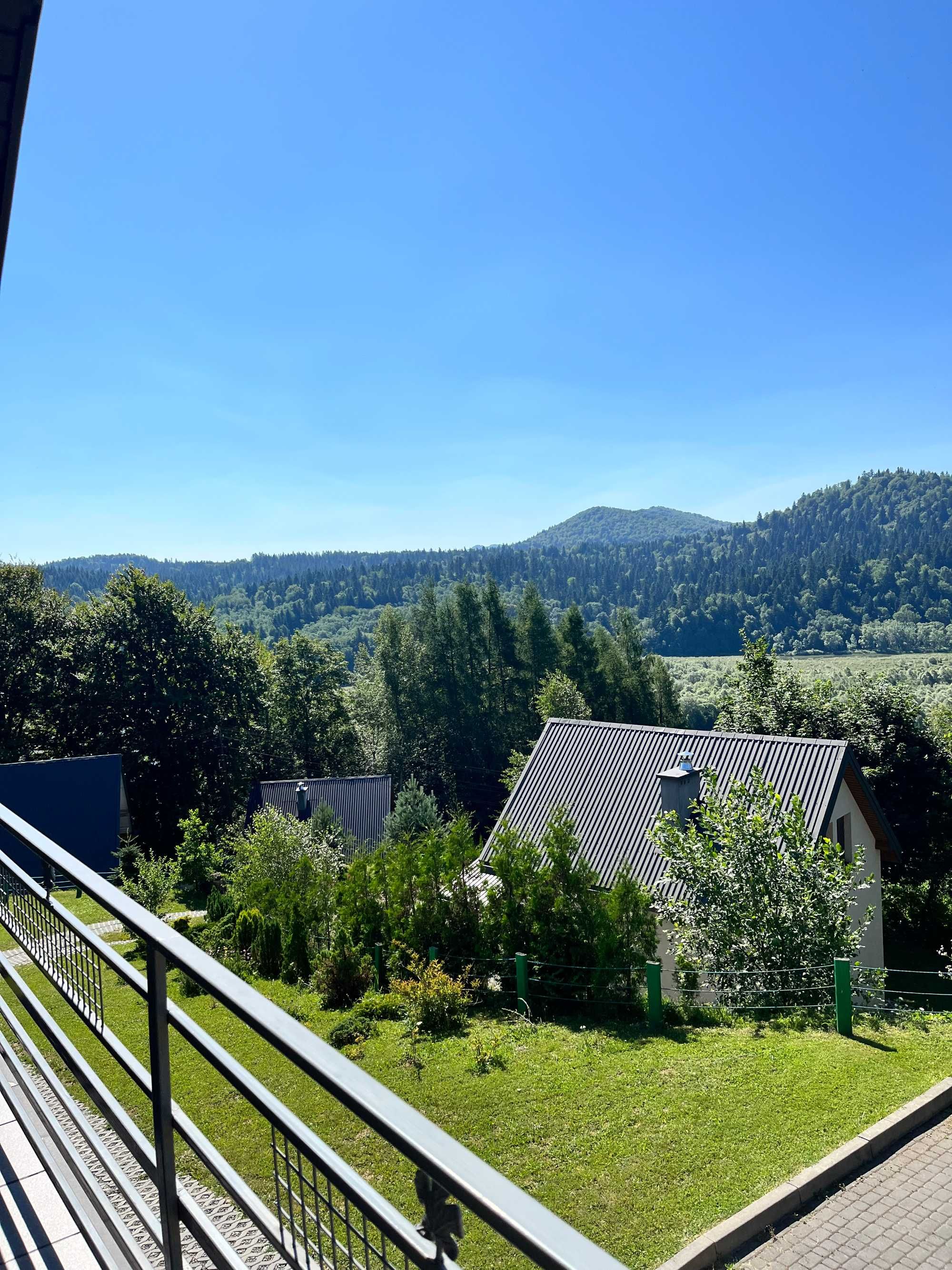 Domki nad jeziorem solińskim, Bieszczady Wołkowyja