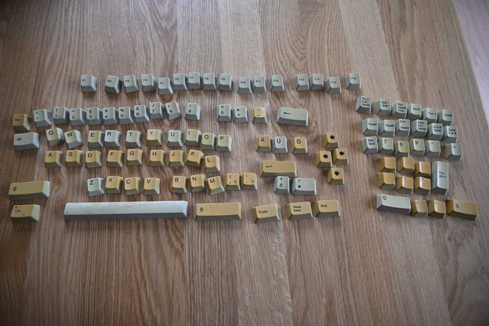 Keycapy Retro Niemieckie