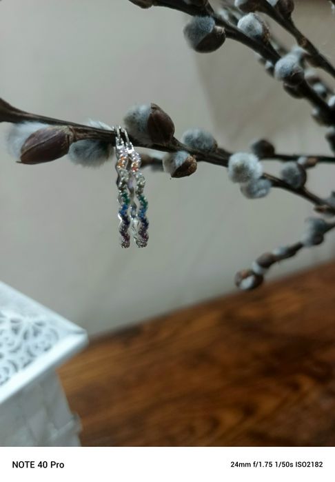 Srebrne koła z kolorowymi cyrkoniami