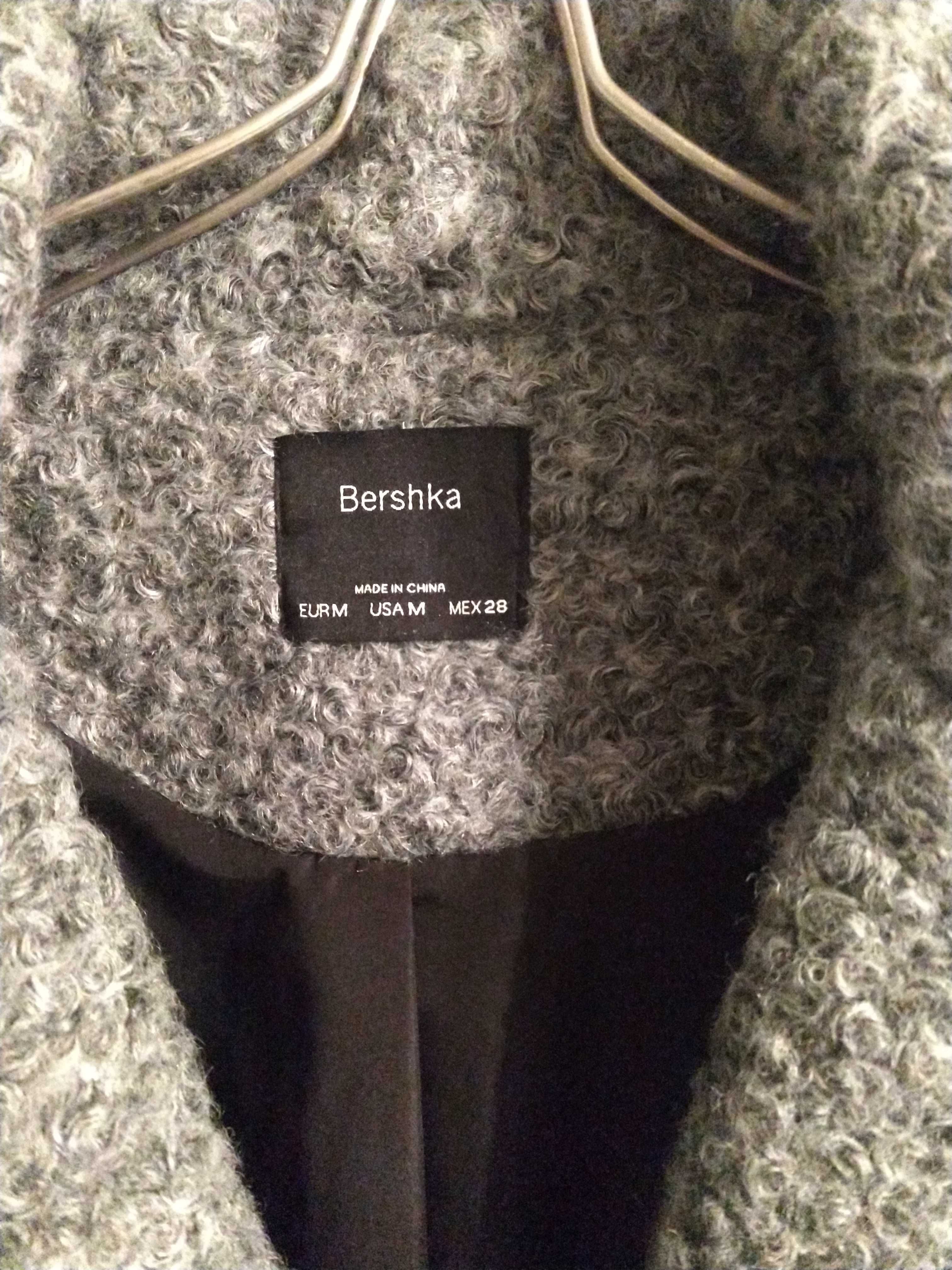 Пальто Bershka M, новое.