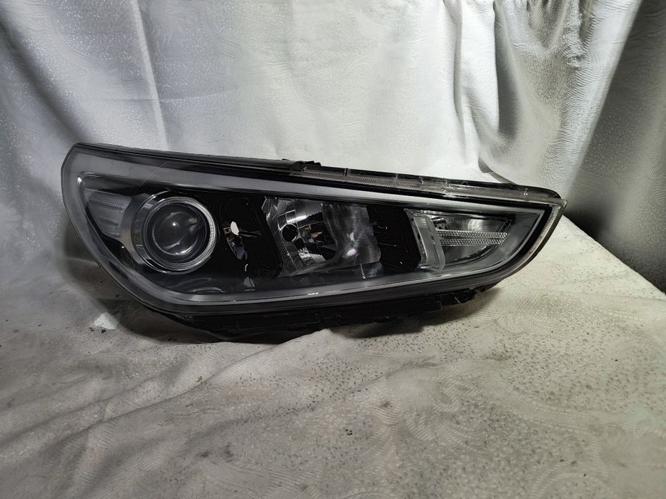 Lampa prawa Hyundai i30 III Europa reflektor przedni prawy