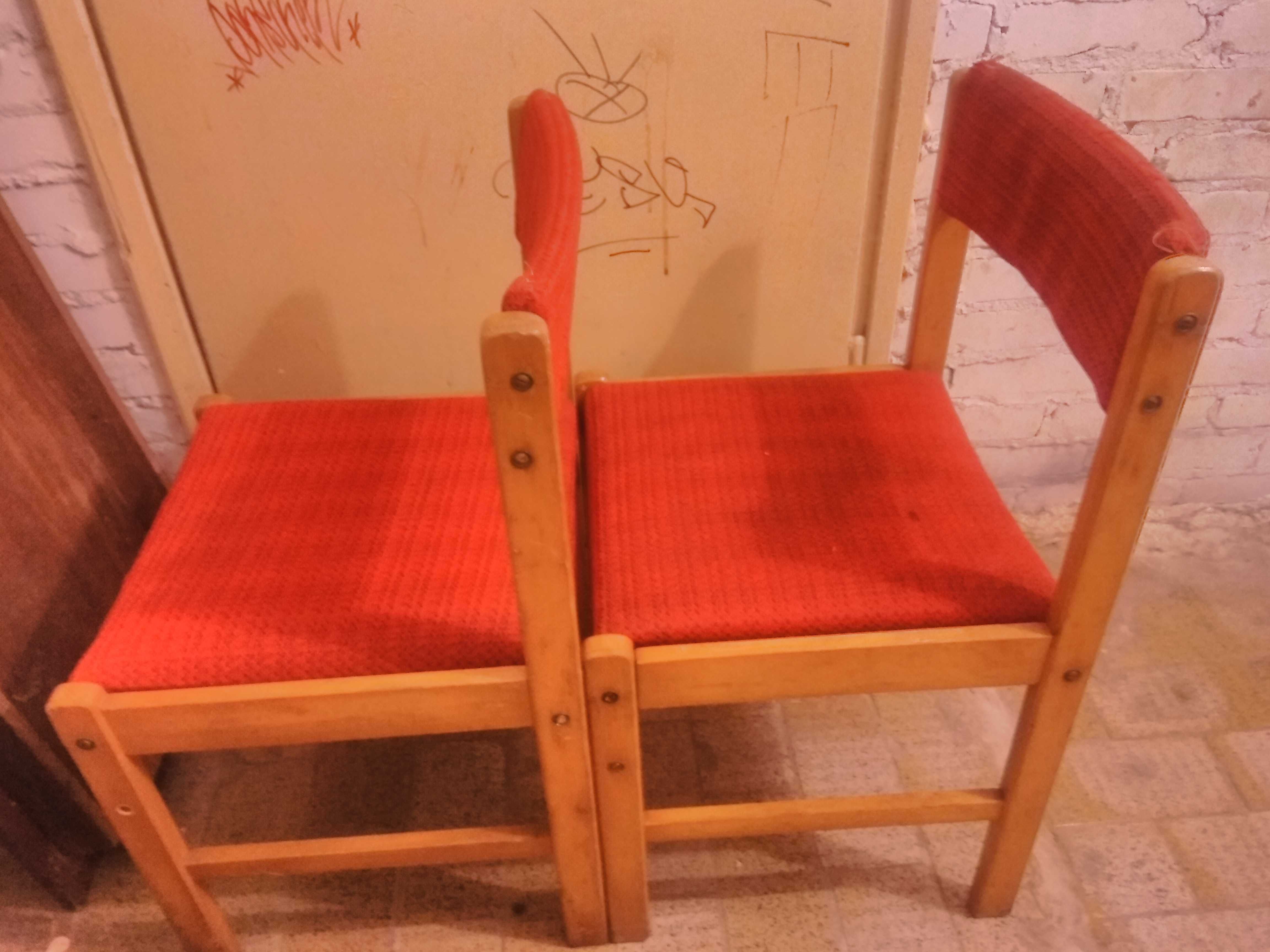 Sprzedam stare zabytkowe krzesła PRL do renowacji