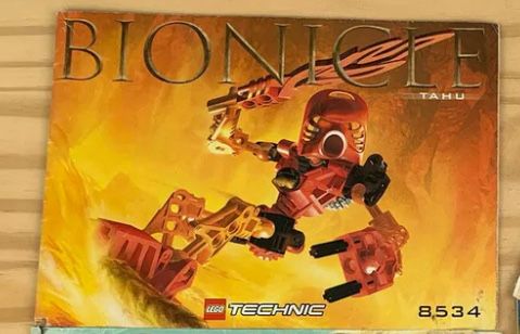 оригінальний біонікл Bionicle Tahu з серії Toa Mata (2001 рік)