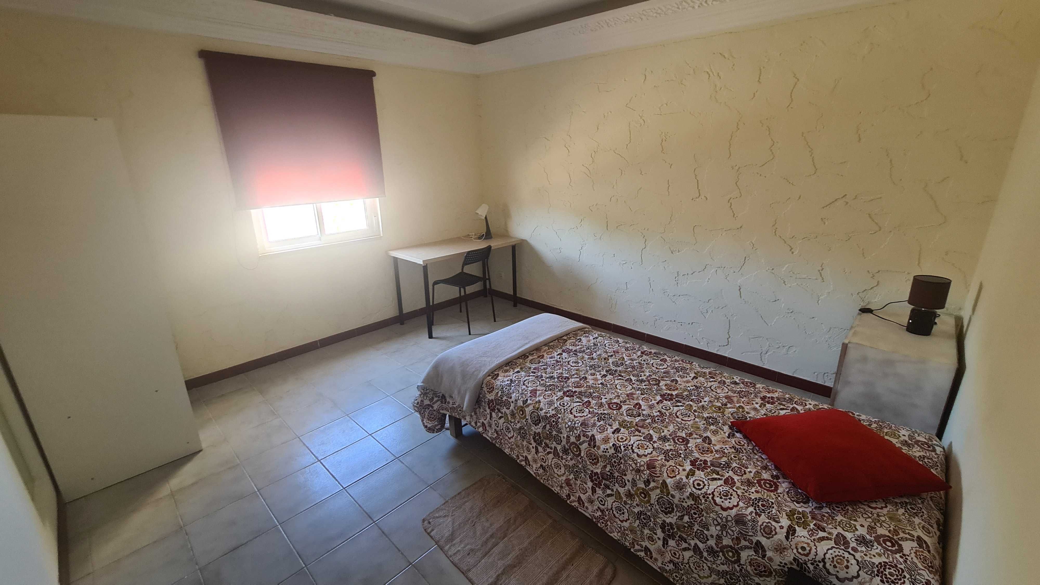 quartos para arrendar a estudante universitária