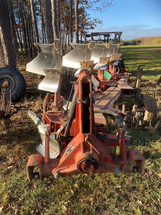 Pługi gregoire besson 4 skibowe obrotowe
