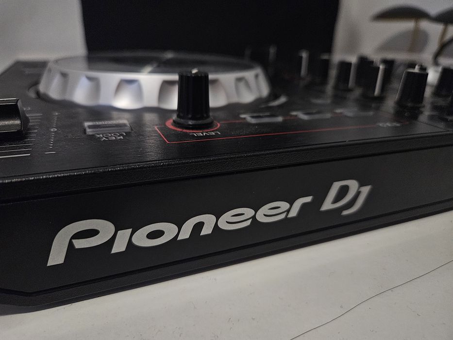 Pioneer DDJ-SB3 kontroler