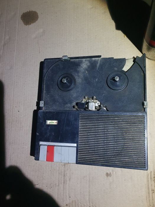 Ретро магнітофони міні бобінні.