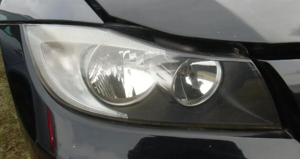 Faróis Originais BMW e90