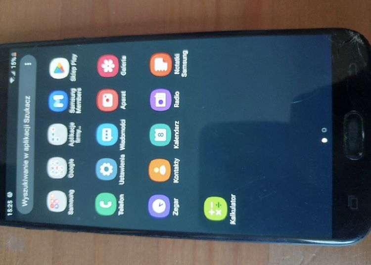 Smartfon Samsung Galaxy J7 16GB 100% sprawny z lekko pękniętym ekranem