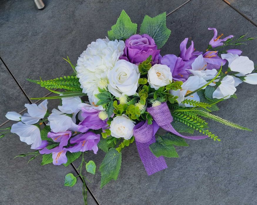 Kompozycja kwiatowa na grób cmentarz stroik ikebana Z149