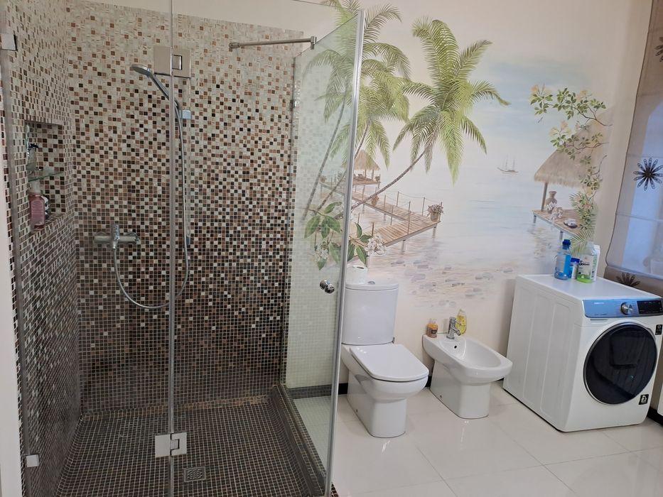 Оренда будинку з басейном новобудова