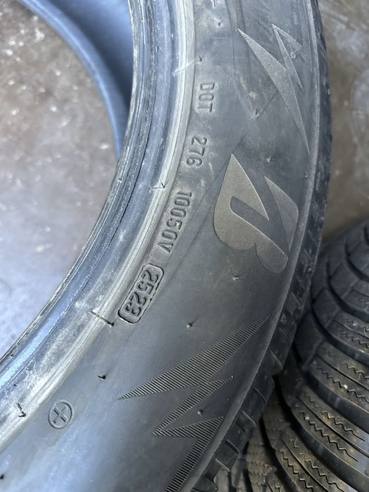 Резина 255/50/19 Bridgestone R19 Зима 2023 90%