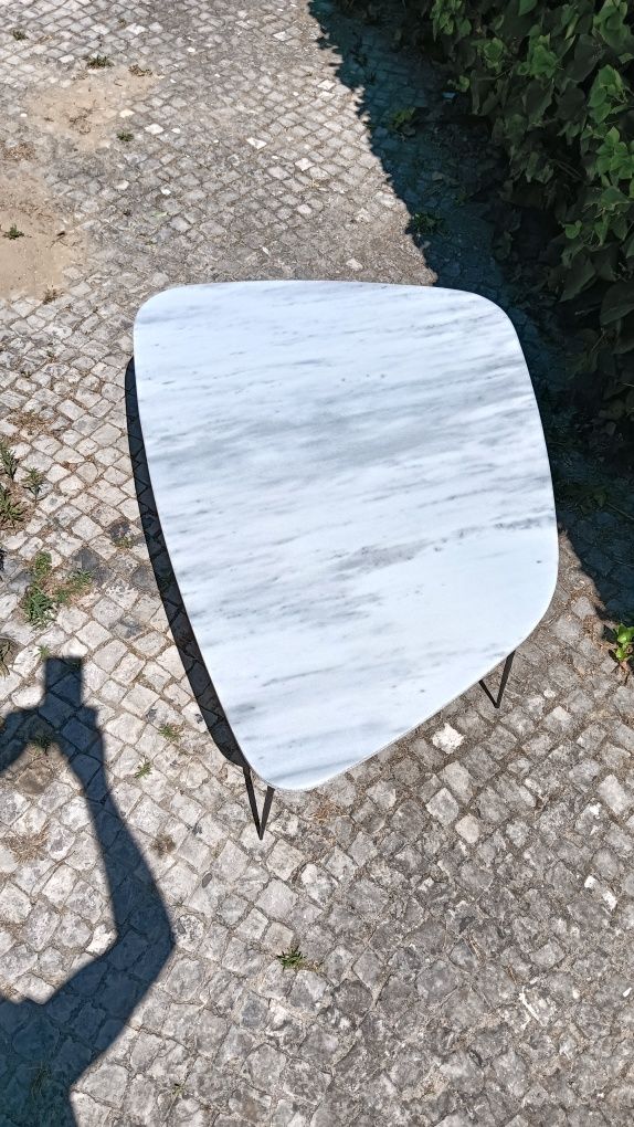 Mesa de centro receção mármore e ferro