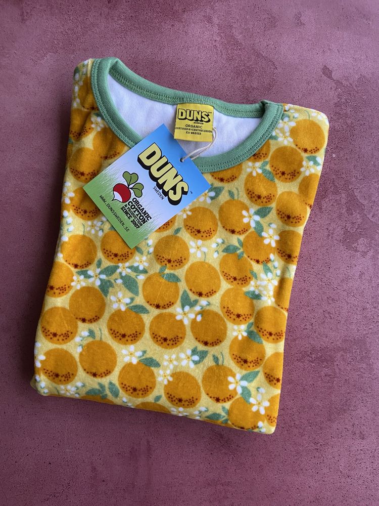 NOVO Camisola veludo laranjas Duns Sweden 7-8 anos