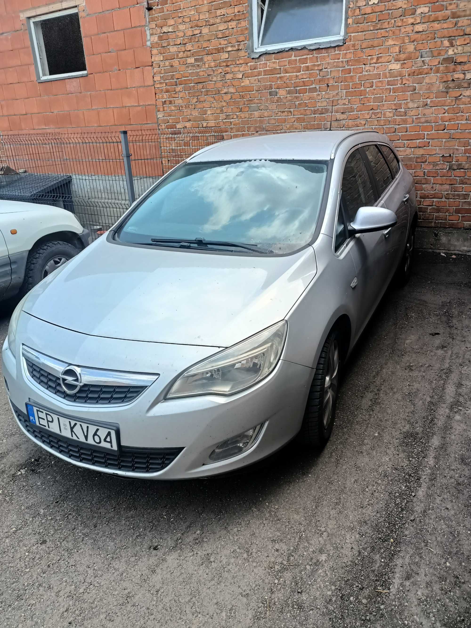 Opel Astra J kombi